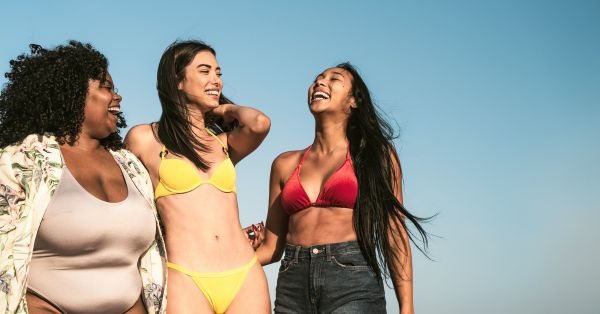 הכירו את קולקציית בגדי הים החדשה של בית האופנה "סיסטרז"